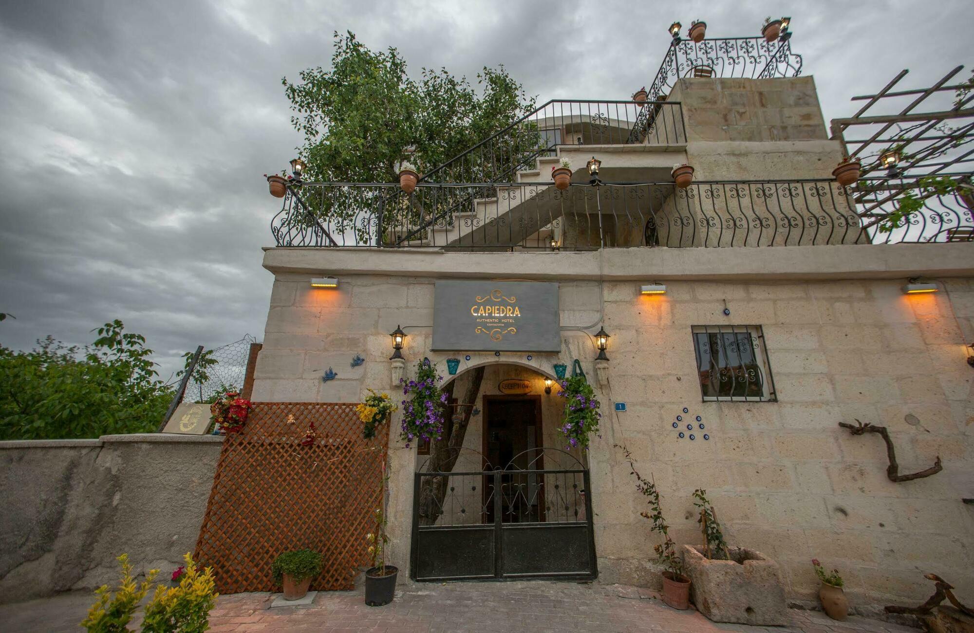 Capiedra Hotel Учисар Экстерьер фото